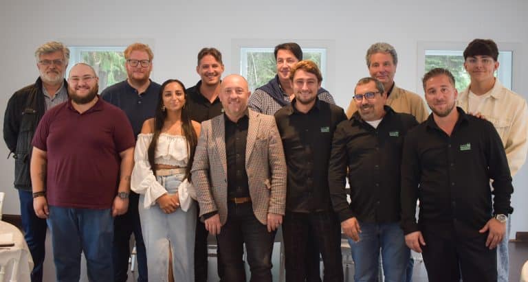 Equipe commerciale terrain